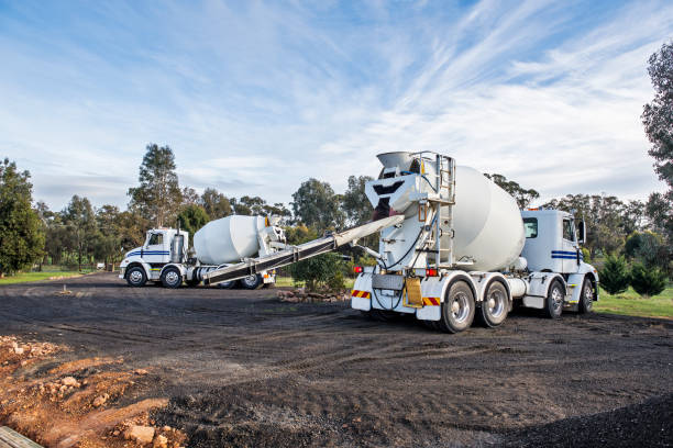 Best Local Concrete Companies  in Fairbank, IA